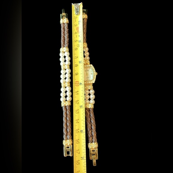 Vintage Gruen Watch & Bracelet Set - Picture 4 of 14